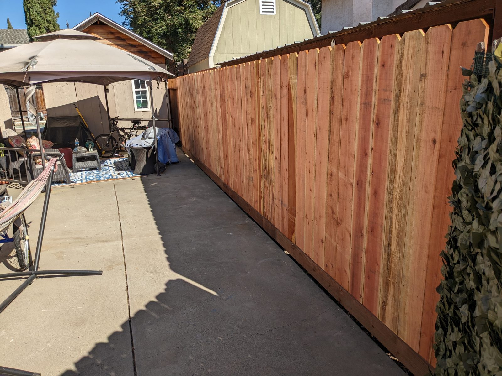 Wood fence and gate built by Blair Handyman in the Sacramento area