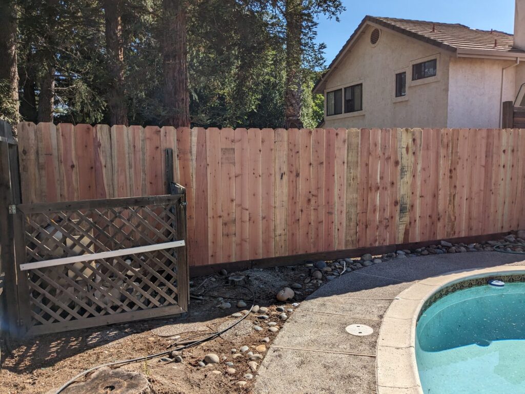 Wood fence and gate built by Blair Handyman in the Sacramento area