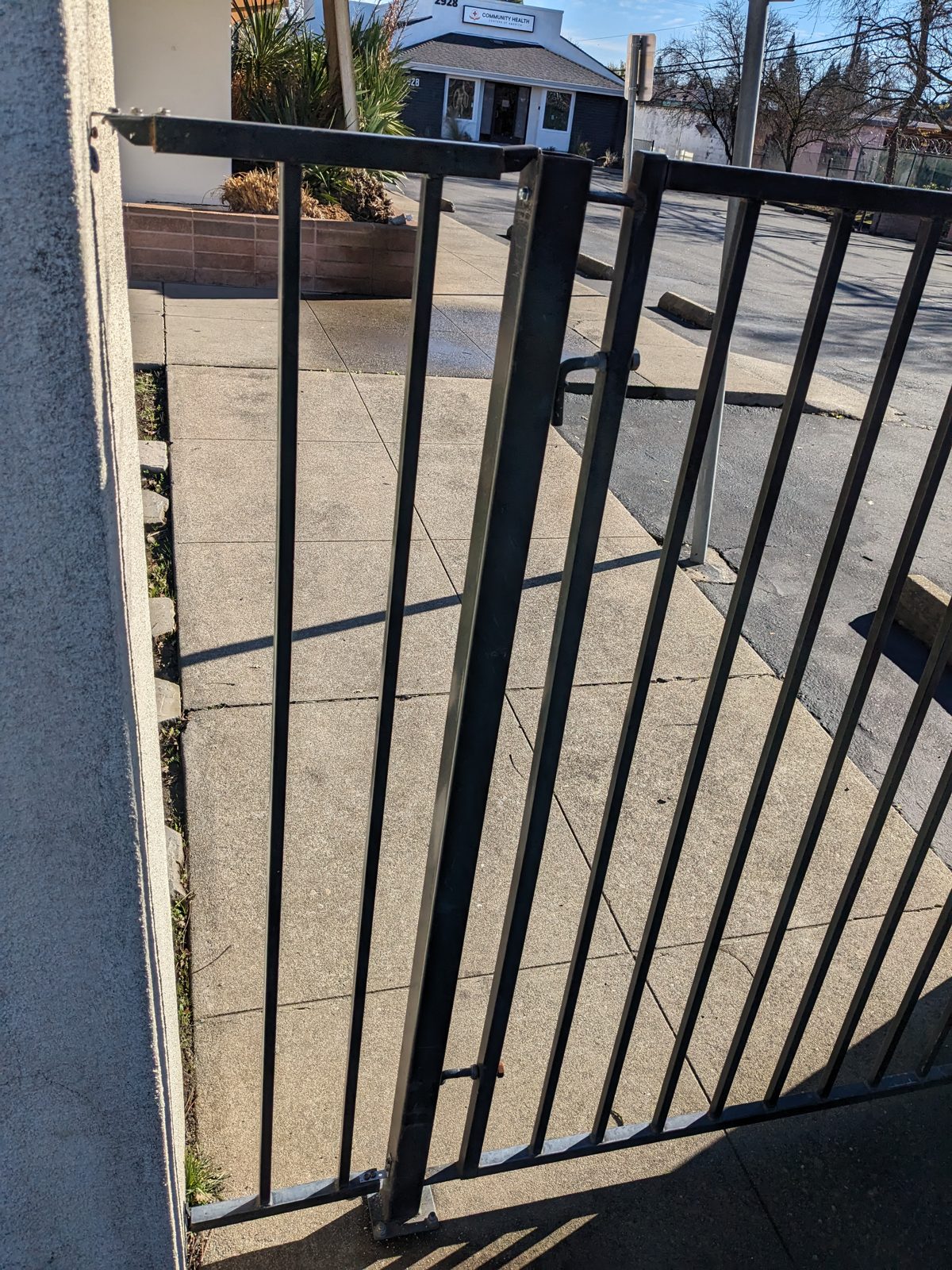 Wood fence and gate built by Blair Handyman in the Sacramento area