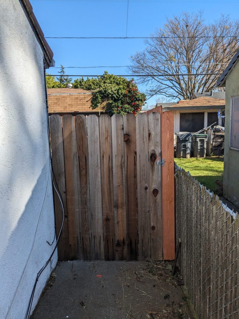 Wood fence and gate built by Blair Handyman in the Sacramento area